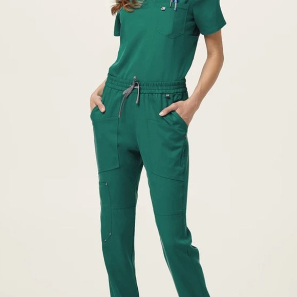 ISO Mediclo Scrubs - Picture 2 of 6